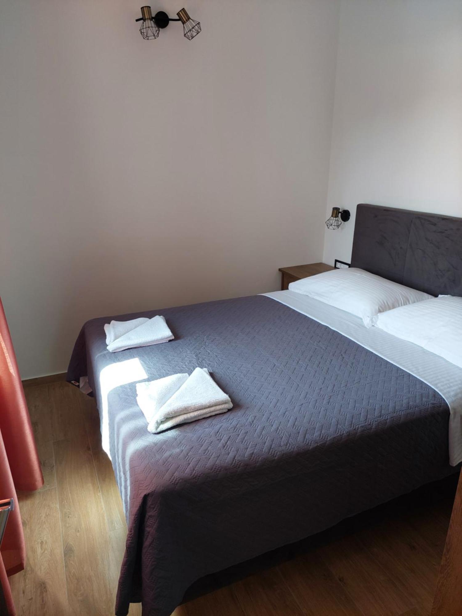 Apartmani Karla Paklenica Starigrad Paklenica Dış mekan fotoğraf